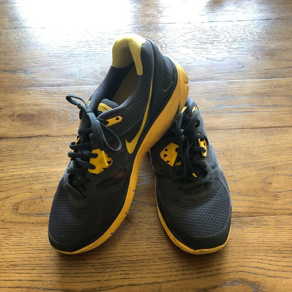 Nike Other - Nike Live Strong- men’s